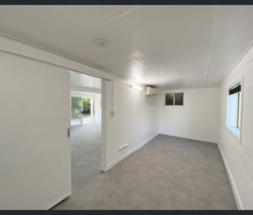 DOWNSTAIRS FLAT - WALK TO TOWN - Photo 3