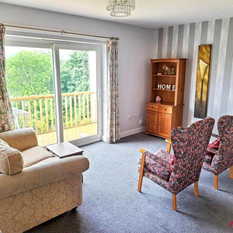 2 bedroom flat to rent - Photo 1