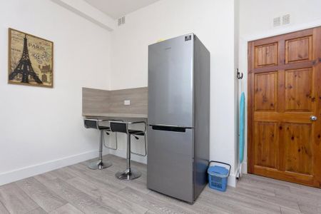 1 bedroom flat to rent - Photo 5