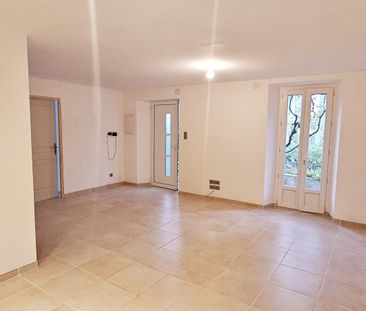 Location Maison 3 pièces 50m² GONFARON 83590 - Photo 1