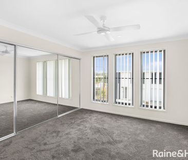 Spacious Townhouse offering Low Maintenance Living in Popular Location - Photo 3