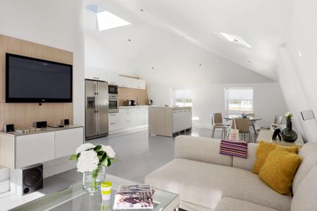 2 bedroom serviced apartment to rent - Photo 2