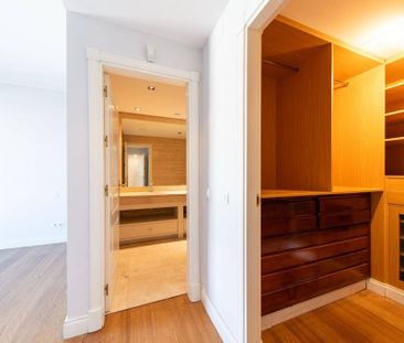 4 room luxury penthouse for rent in Madrid, Autonomous Region of Ma... - Photo 2