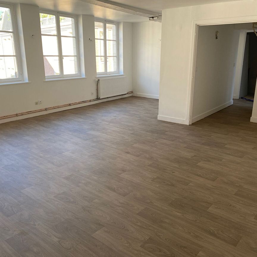 Location Appartement 3 pièces 67m² LILLE 59000 - Photo 1