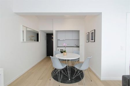 Appartement te huur in Ixelles - Photo 2