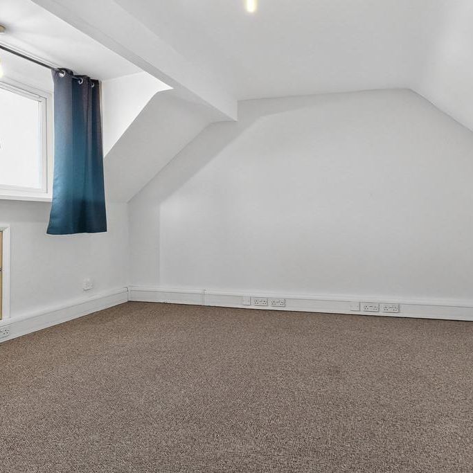 3 bedroom flat to rent - Photo 1