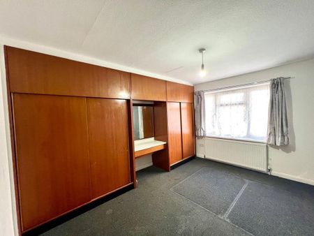 6 bedroom semi-detached house to rent - Photo 4