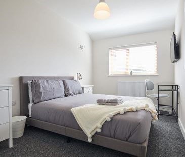 6 bedroom semi-detached house to rent - Photo 6