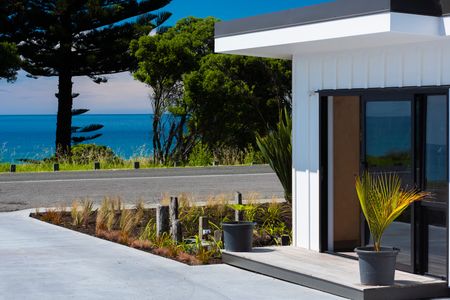 Two Bedroom - Fully Furnished - Photo 2