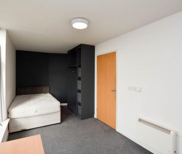 1 bed Room for Rent - Photo 2