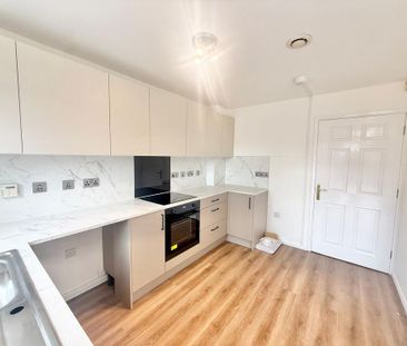 3 bedroom semi-detached house to rent - Photo 4