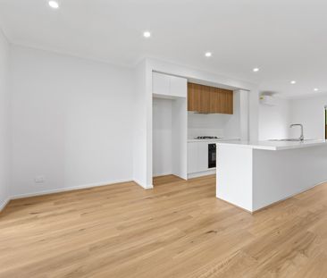 40 Deanside Drive, Deanside VIC 3336 - Photo 2