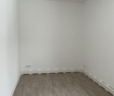 Sanierte 3-Raum-Wohnung mit Badewanne und Balkon - Photo 5