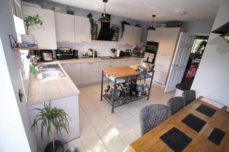 4 bedroom house to rent - Photo 4