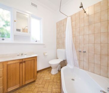 35B Retreat Rd, Hampton, Vic 3188 - Photo 1