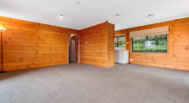 Warm Family Home in Bayview!! - Photo 1