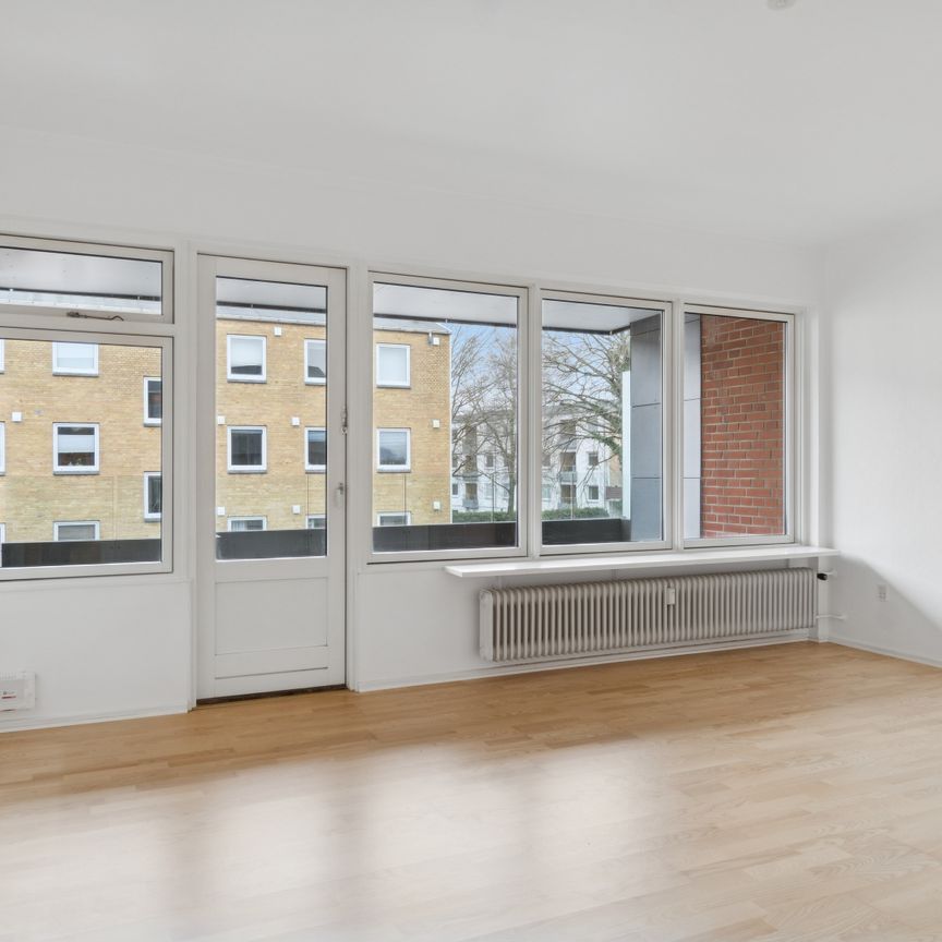 Skøn 1 vær lejlighed med altan - Photo 1