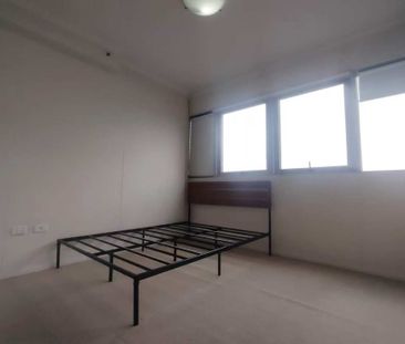 One Bedroom Apartment for Rent Next to Burwood Station - Photo 1