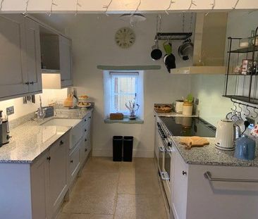 A wonderful and immaculate recently renovated one bedroom cottage j... - Photo 5