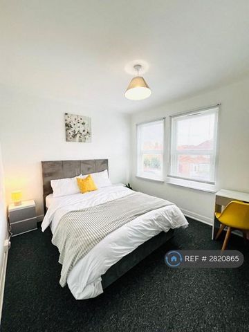 3 bedroom terraced house to rent - Photo 3