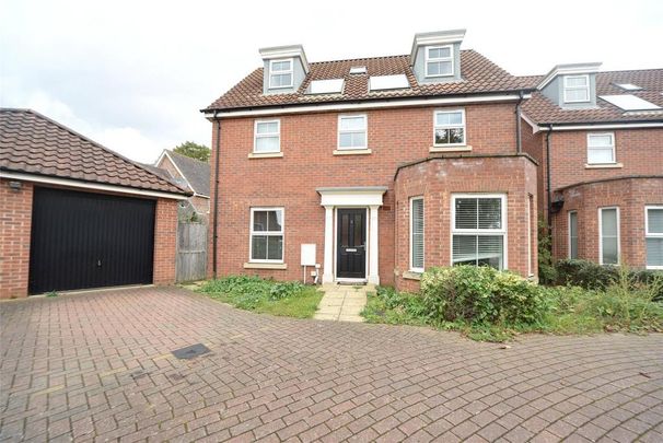5 bedroom detached house to rent - Photo 1