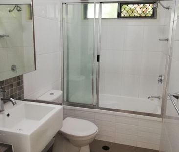 Fully Air-conditioned - Modern Townhouse in Prime Location! - Photo 6