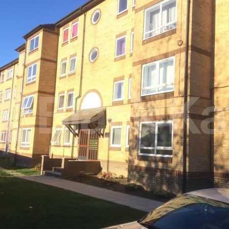 bright & airy one bedroomed apartment - Photo 4