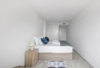 Mieszkanie na wynajem - 112 m² - 3 pokoje Torrevieja Walencja Alicante