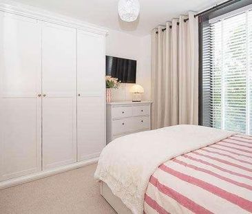 St James Walk, Cheltenham, GL50 - Photo 2