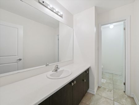 For Lease - 6 Bannister Road Unit# Upper, Barrie, Ontario - Photo 3