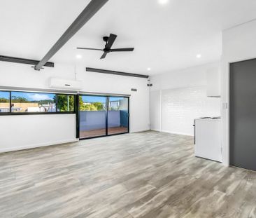 Stylish Modern One-Bedroom Apartment - Photo 1