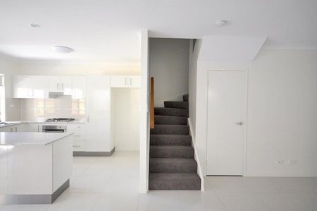 Modern 3 bedroom townhouse - Photo 2