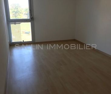 APPARTEMENT DE 4 PIECES PROCHE DE TOUTES COMMODITES - Photo 2