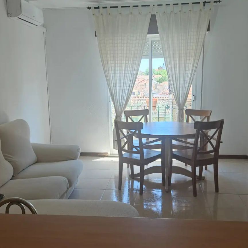 Piso de alquiler en Calle de Ibáñez Marín, San Isidro - Photo 1