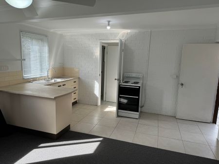 Renovated Granny Flat! - Photo 5