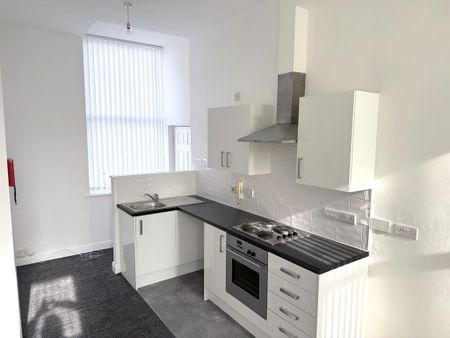 2 bedroom flat to rent - Photo 2