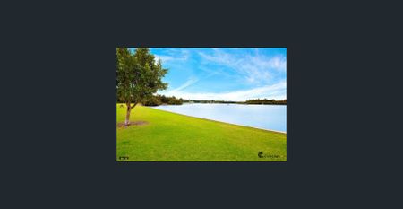 STYLISH TOWNHOUSE IN PEACEFUL SURROUNDINGS! - Photo 2