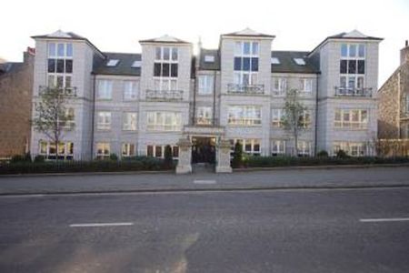 37F King's Gate, AB15 4EL, Aberdeen - Photo 2