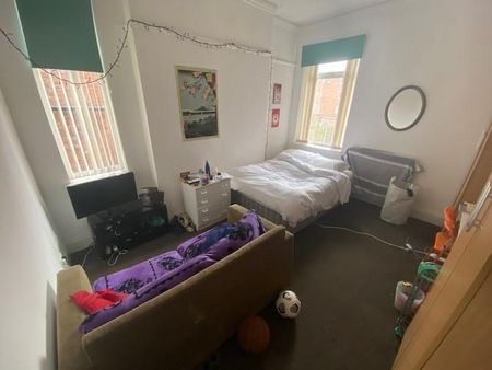 5 bedroom private hall to rent - Photo 4