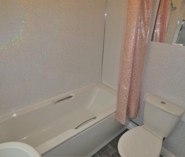 2 bedroom house to rent Livingstone Street, ST6 - Photo 5