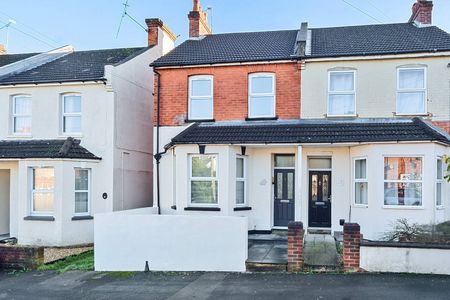 3 bedroom semi-detached house to rent - Photo 4