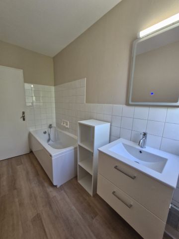Location Appartement 4 pièces 80m² VIENNE 38200 - Photo 3