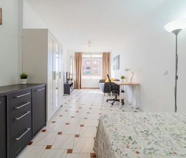 Carrer Ángel Villena, Valencia, Valencian Community 46013 - Photo 2