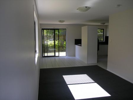 Rare Coorparoo Townhouse - Photo 4