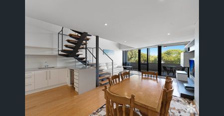 Sophisticated Apartment in Great Location - Photo 4