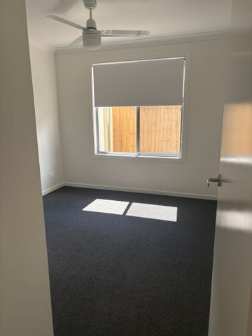 7 Perkins Street, Ripley QLD 4306 - House For Rent | Domain - Photo 4