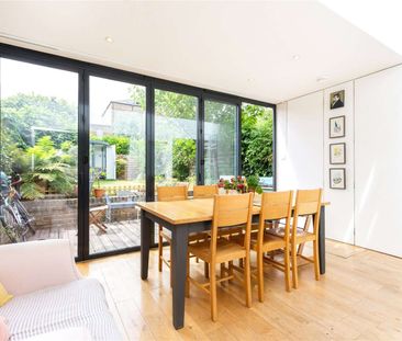 A beautifully presented three bedroom house with large west facing ... - Photo 5