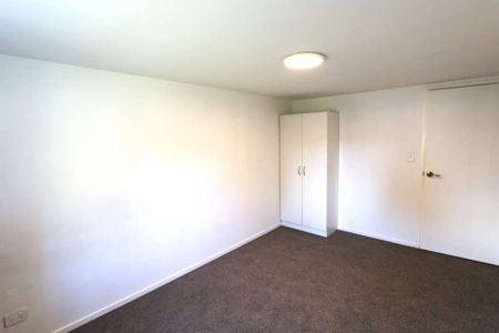 Three bedroom basement unit - Photo 4