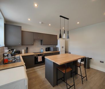 3 bedroom terraced house to rent - Photo 3