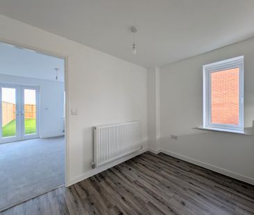 3 bedroom semi-detached house to rent - Photo 4